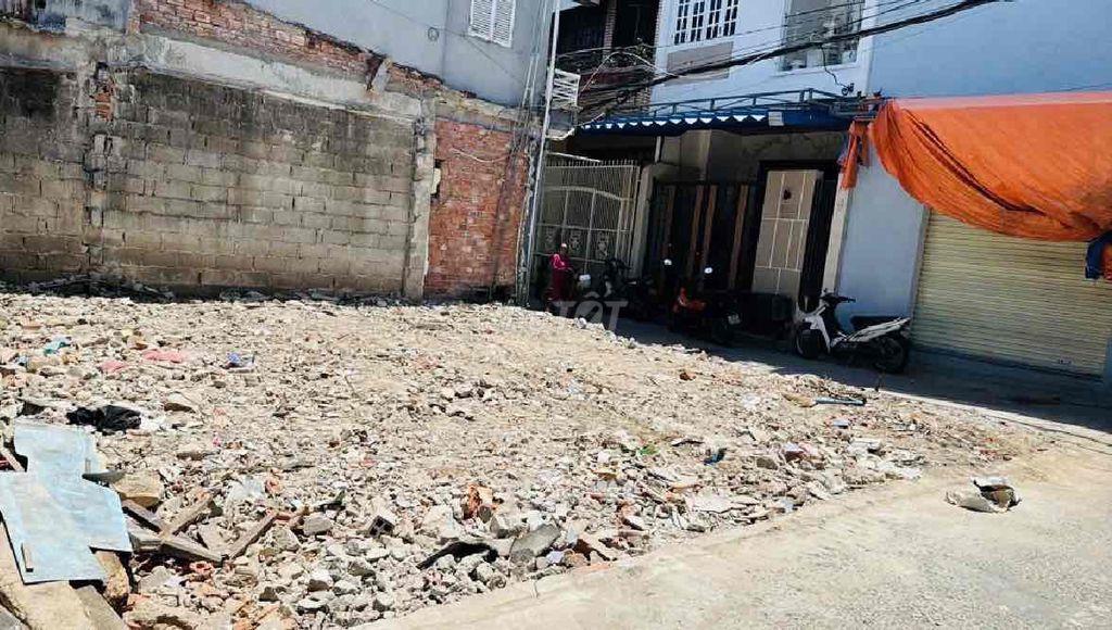 Lô góc 2 MK Trần Cao Vân cách biển NTT vài bước chân, giá 3,85 tỷ