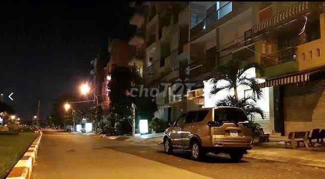 Song Hành, Phường 10, Quận 6 16m x 17m (272 m2), Khu II -  Bình Phú -