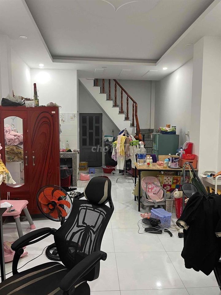 Pass nhà liền kề 2pn 2tolet sân oto