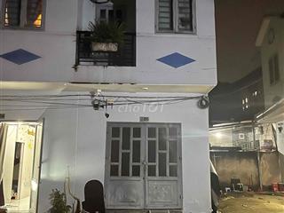 Pass nhà liền kề 2pn 2tolet sân oto