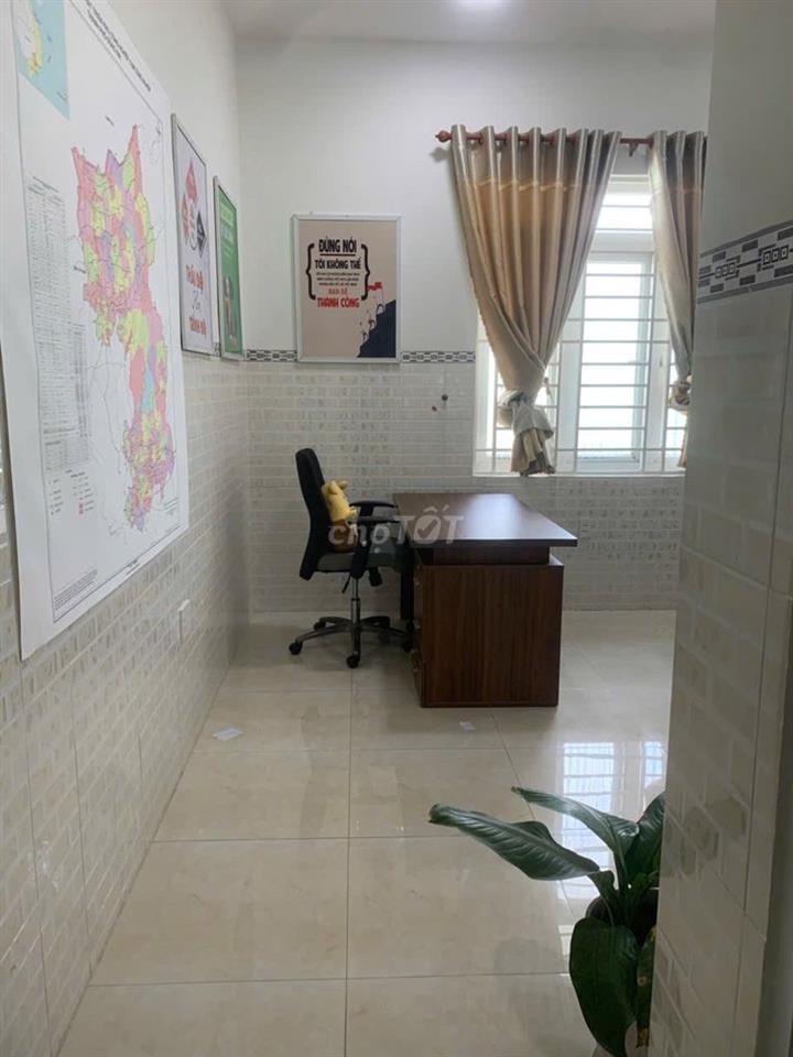 Cần cho thuê văn phòng đầy đủ bàn ghê máy lạnh