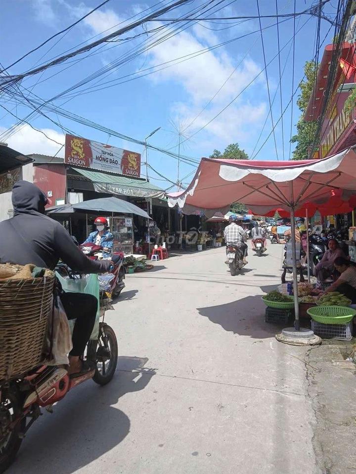 mặt tiền chợ, kinh doanh mọi mặt hàng 