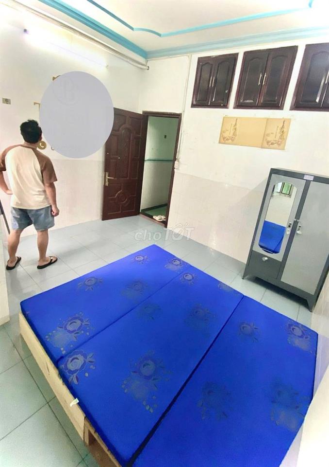 Cho thuê PHÒNG TRỌ BAN CÔNG 20M² - QUẬN 4 - GIỜ GIẤC TỰ DO - AN NINH