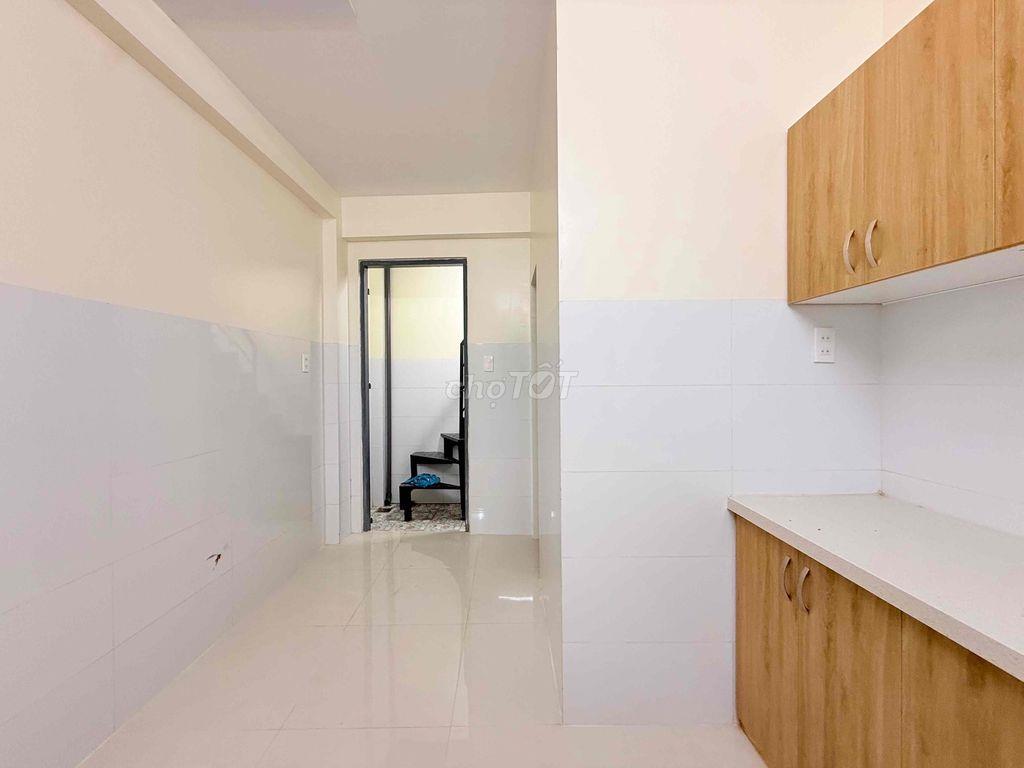 NHÀ 1 TRỆT 1 LẦU NGAY CỘNG HOÀ- HOÀNG HOA THÁM
