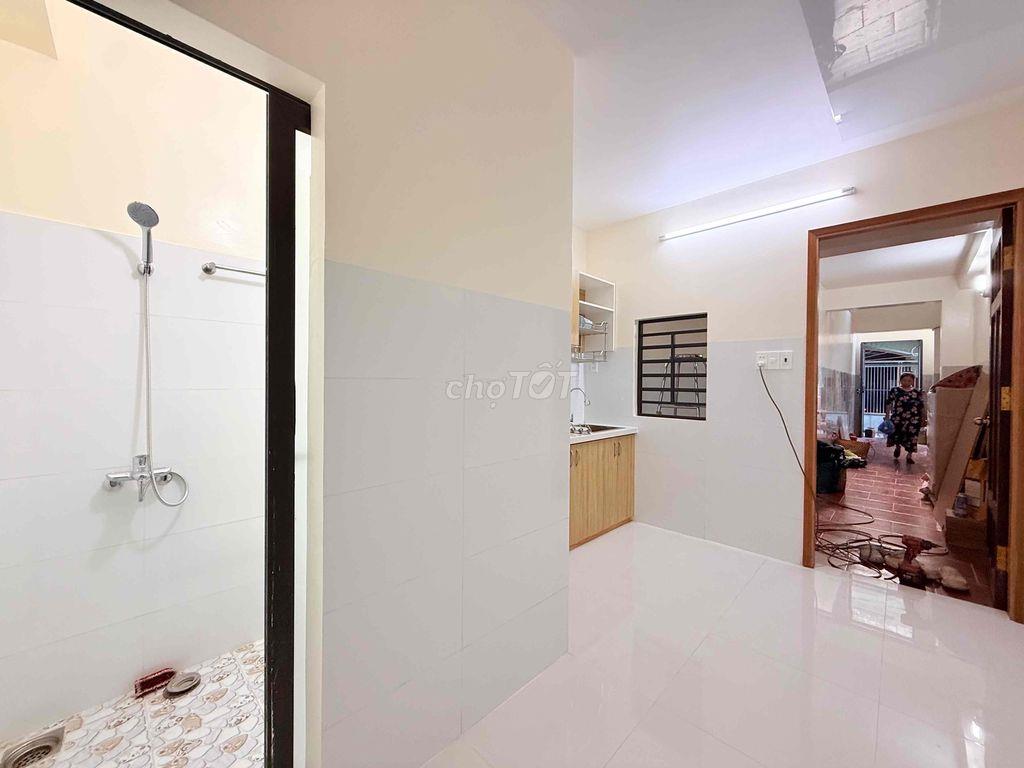 NHÀ 1 TRỆT 1 LẦU NGAY CỘNG HOÀ- HOÀNG HOA THÁM