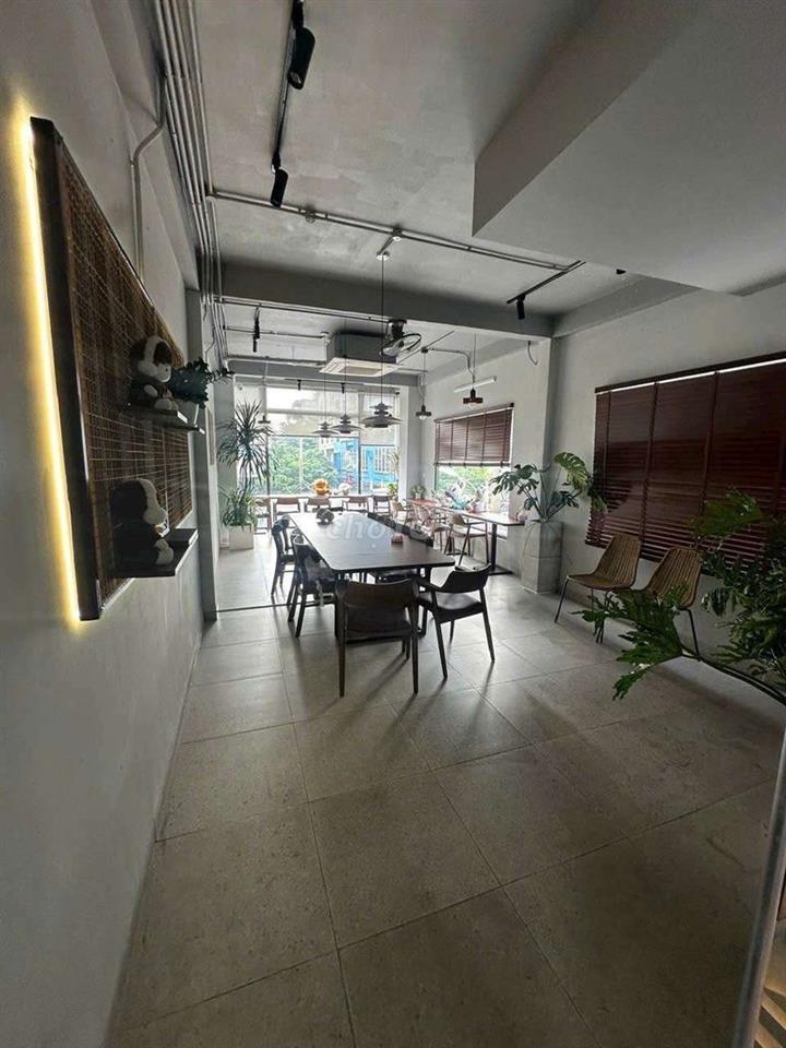 SANG NHƯỢNG QUÁN TRÀ SỮA – NGUYỄN GIA TRÍ P26 KHU SẦM UẤT BẬC NHẤT BTH
