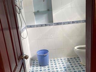 nhà còn dư 1 phòng cho thuê lưu ý chỉ nhận cặp đôi và nữ