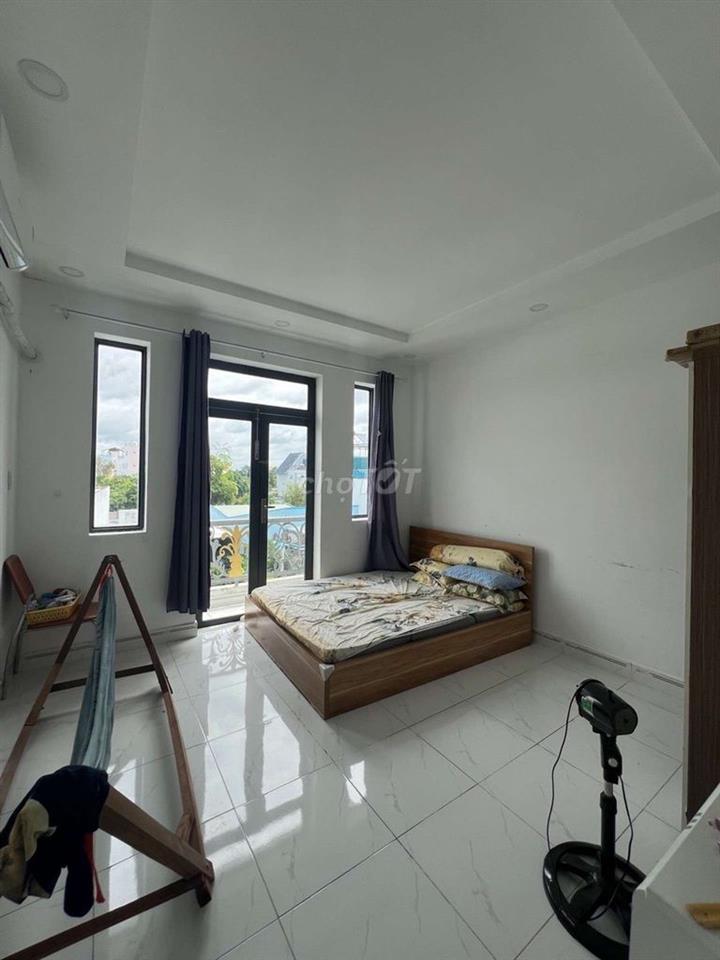 Chính chủ bán nhà đẹp 3 lầu , 3 PN , kdc hiện hữu, Quốc lộ 50 Quận 8