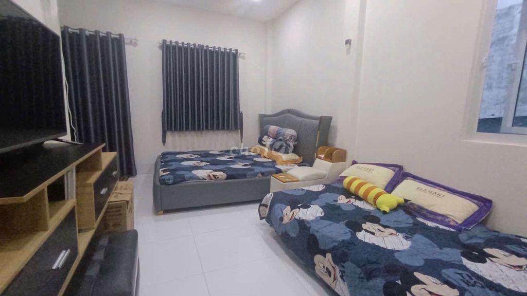 Chính chủ bán nhà đẹp HXH vuông , 2 Tầng , KDC đồng bộ an ninh,