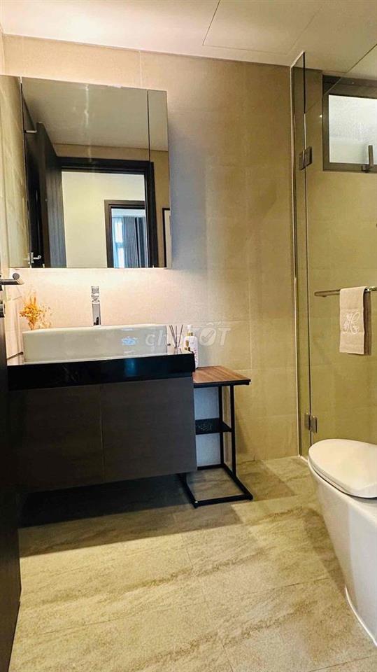 Cần cho thuê căn hộ 2PN Tilia - Empire City căn góc tầng cao view sông