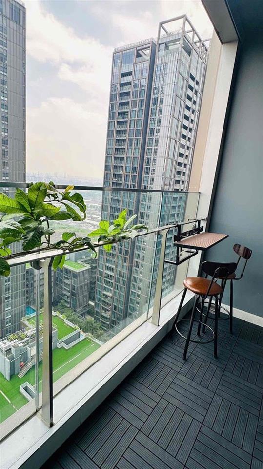 Cần cho thuê căn hộ 2PN Tilia - Empire City căn góc tầng cao view sông