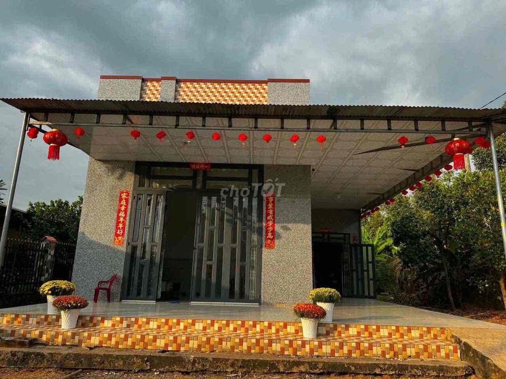 Đất hơn 1000m Định Quán cần bán lại giá mềm