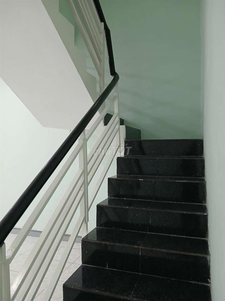 Nhà sổ hồng chính chủ, Hẻm Xe hơi, khu vực an ninh, thân thiện. 