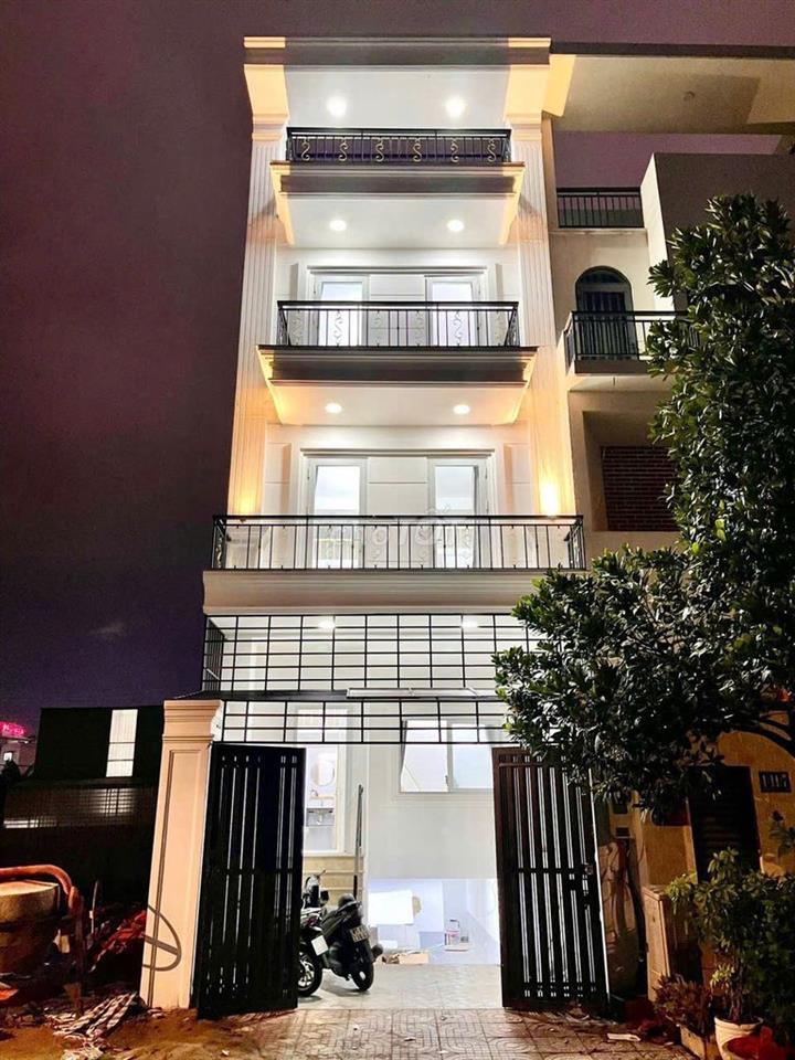 Phòng pent - 2 PN - bên cạnh Văn Lang CS3, thang máy. 