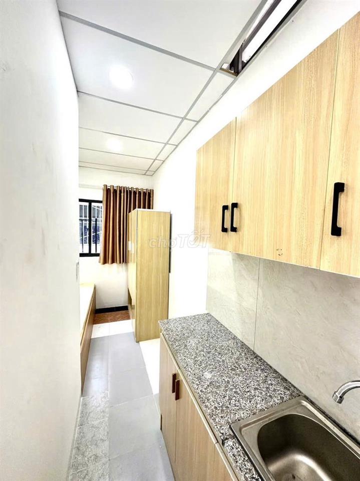Phòng pent - 2 PN - bên cạnh Văn Lang CS3, thang máy. 