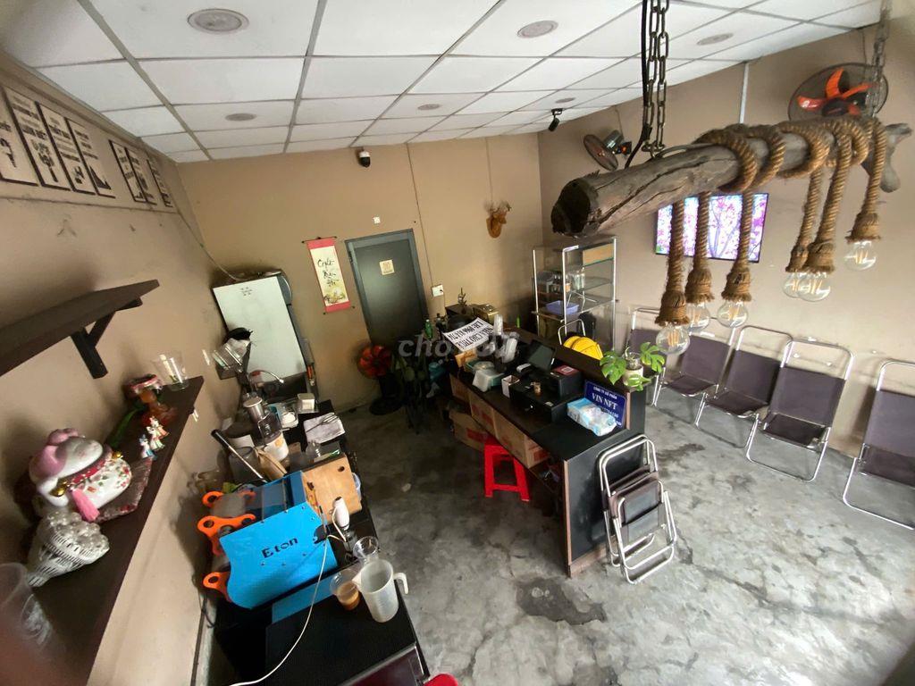 Mặt bằng kinh doanh gần ngã tư Quán Đôi, sát bên các chuỗi lớn