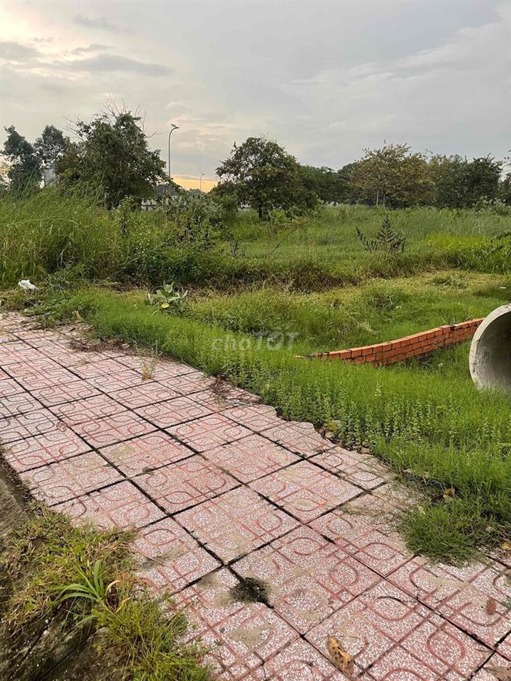 nhà có việc nên bán