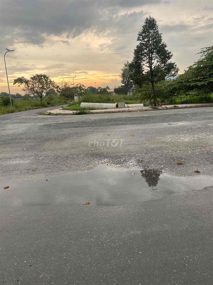 nhà có việc nên bán