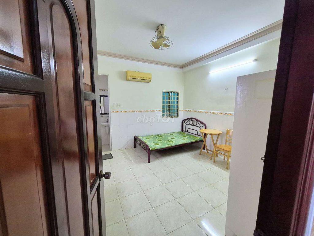 Cho thuê phòng diện tích 28m2, Phú Nhuận, phường cầu kiệu