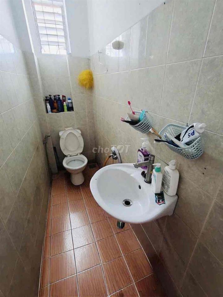 Cho thuê 2 tầng lầu (2 phòng)có ban công cửa sổ thoáng mát
