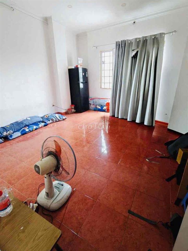 Cho thuê 2 tầng lầu (2 phòng)có ban công cửa sổ thoáng mát