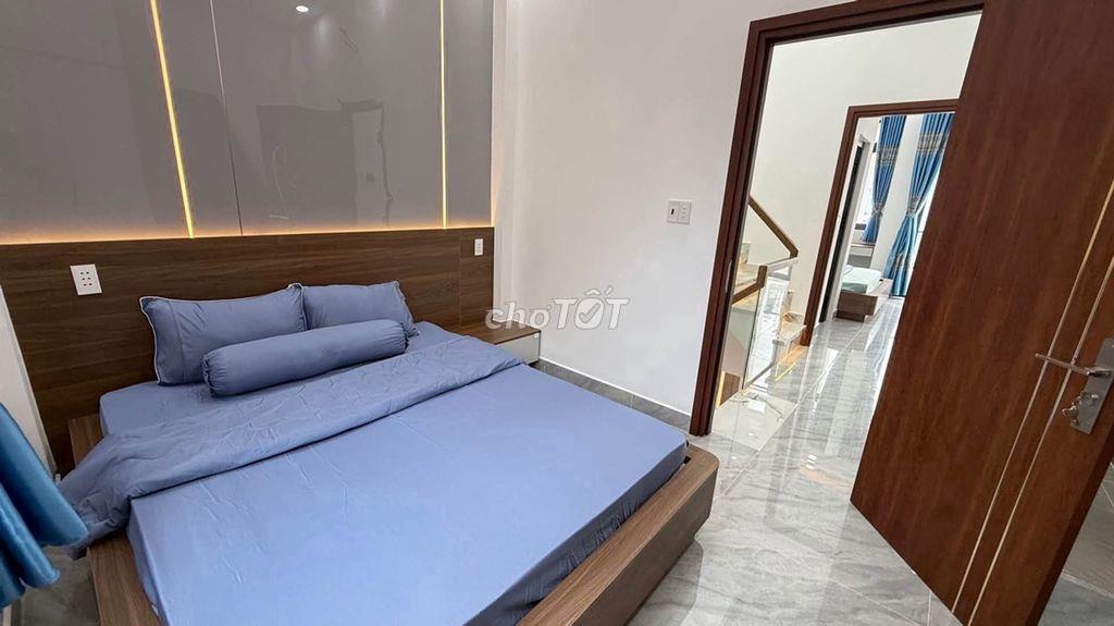 Bán nhà 3 lầu 4x14m đường Hà Huy Giáp Quận 12 mới 100%