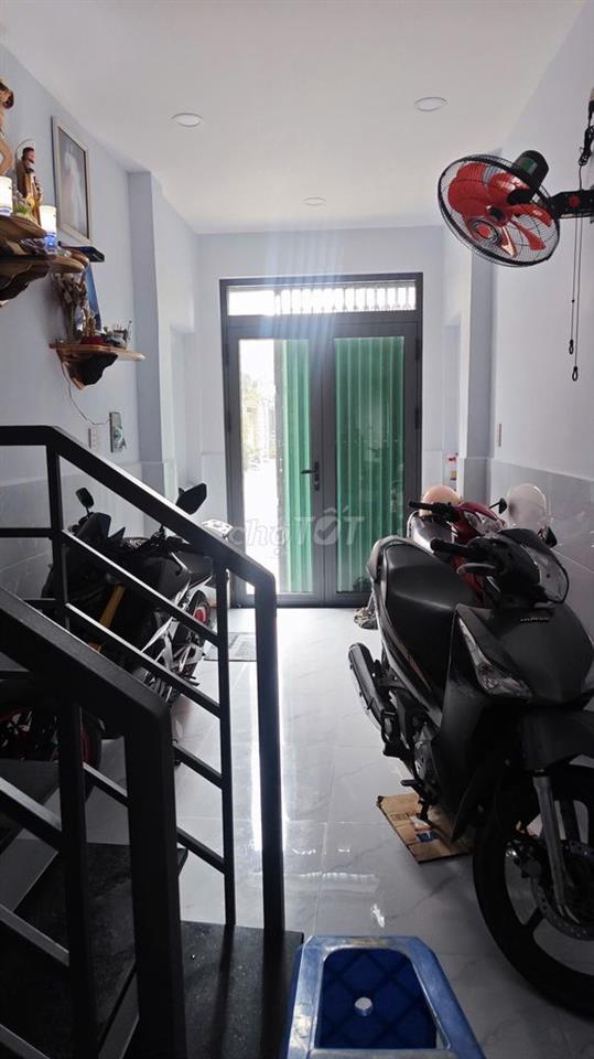 Bán nhà CMT8 Nhiêu Lộc, sổ hồng riêng, 6,5 tỷ, có thương lượng mạnh
