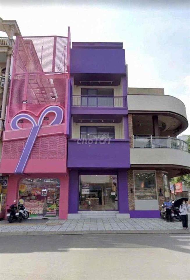 nhà vị trí đẹp