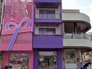 nhà vị trí đẹp