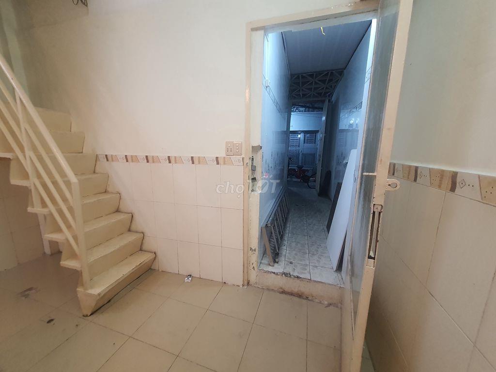 Cho thuê nhà nguyên căn sạch đẹp tại Nguyễn Thần Hiến, P18, Quận 4