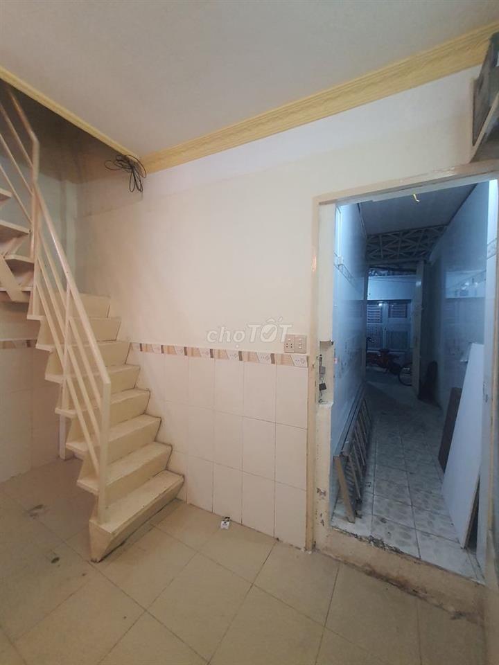 Cho thuê nhà nguyên căn sạch đẹp tại Nguyễn Thần Hiến, P18, Quận 4
