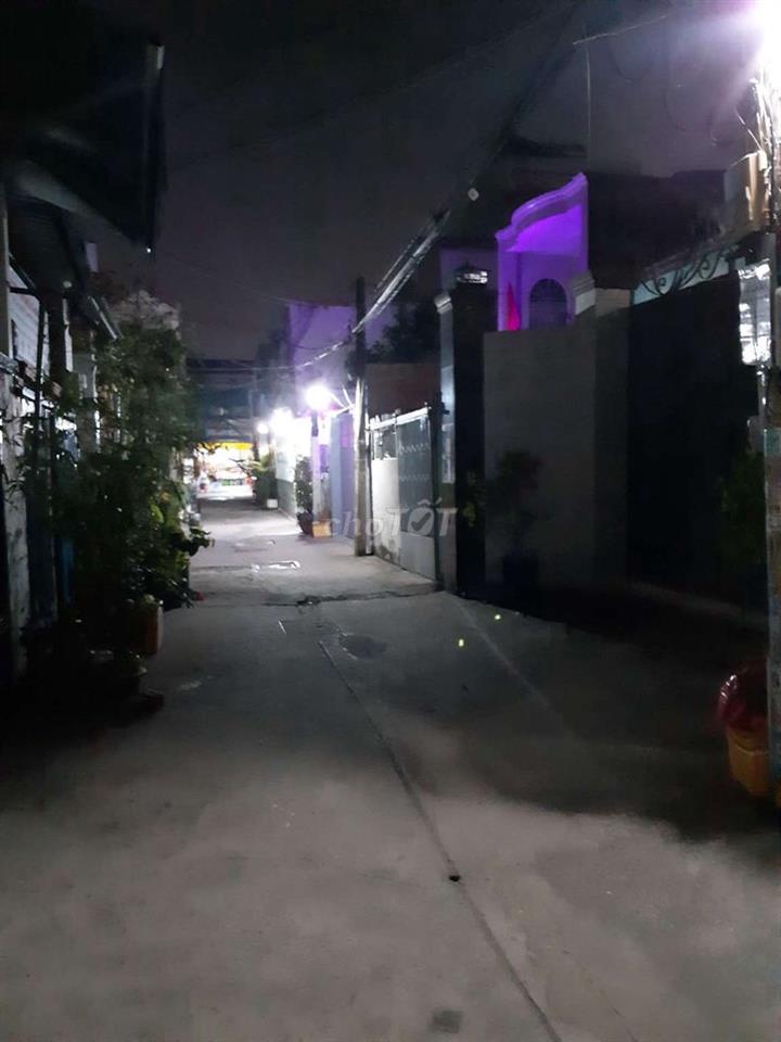 cần cho thuê nhà hẻm 520 ngay cân nhơn hòa
