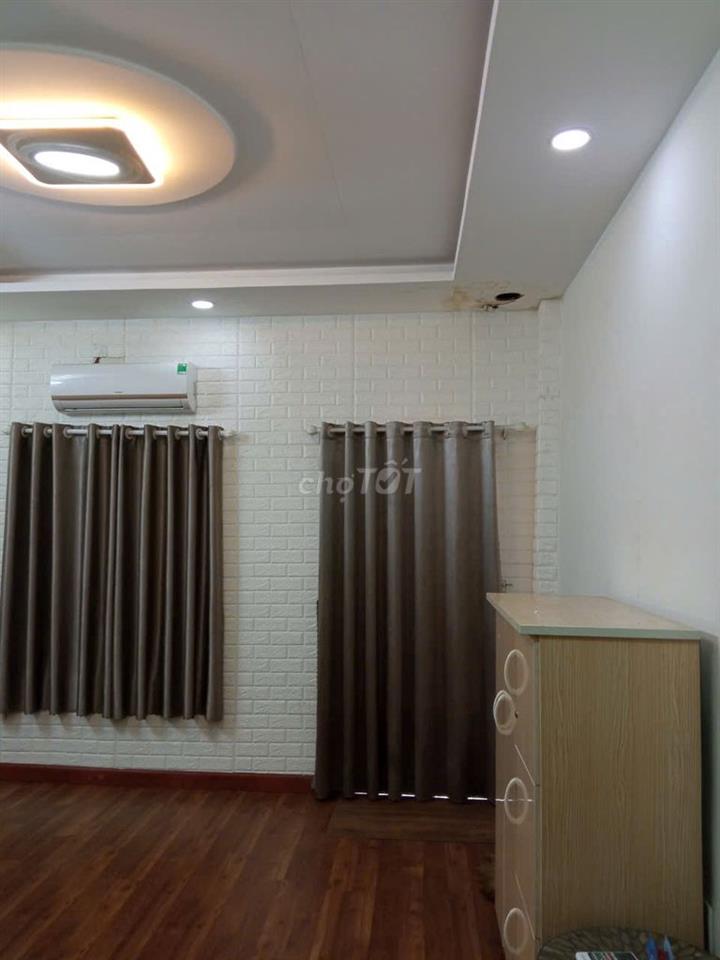 Cho thuê phòng lầu 1 khoảng 30m², có máy lạnh, giá 3 triệu