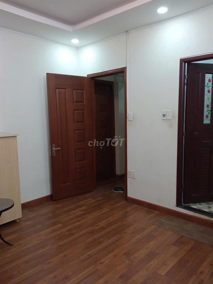 Cho thuê phòng lầu 1 khoảng 30m², có máy lạnh, giá 3 triệu