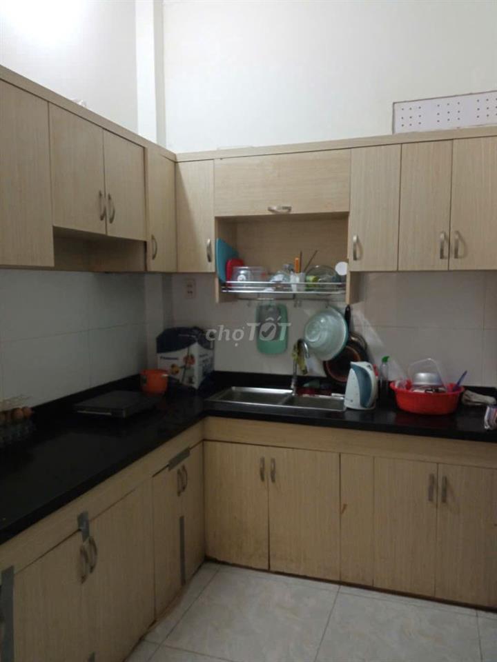 Cho thuê phòng lầu 1 khoảng 30m², có máy lạnh, giá 3 triệu