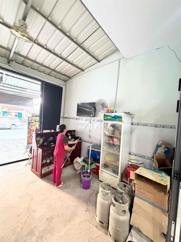 Dì 7 Chính chủ bán gấp nhà mặt tiền 21m