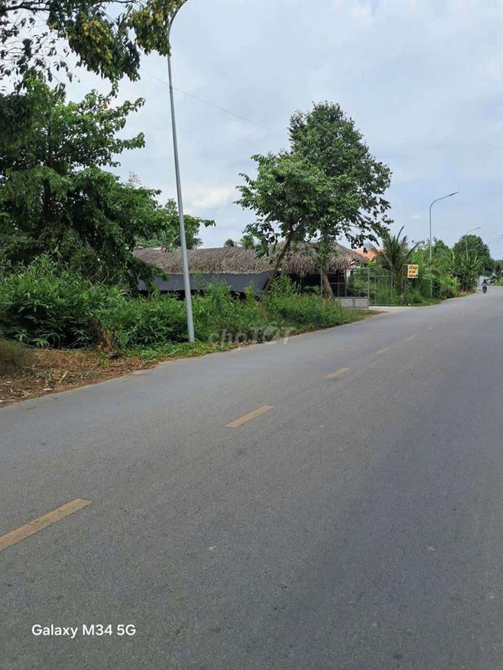 ĐẤT MẶT TIỀN 
