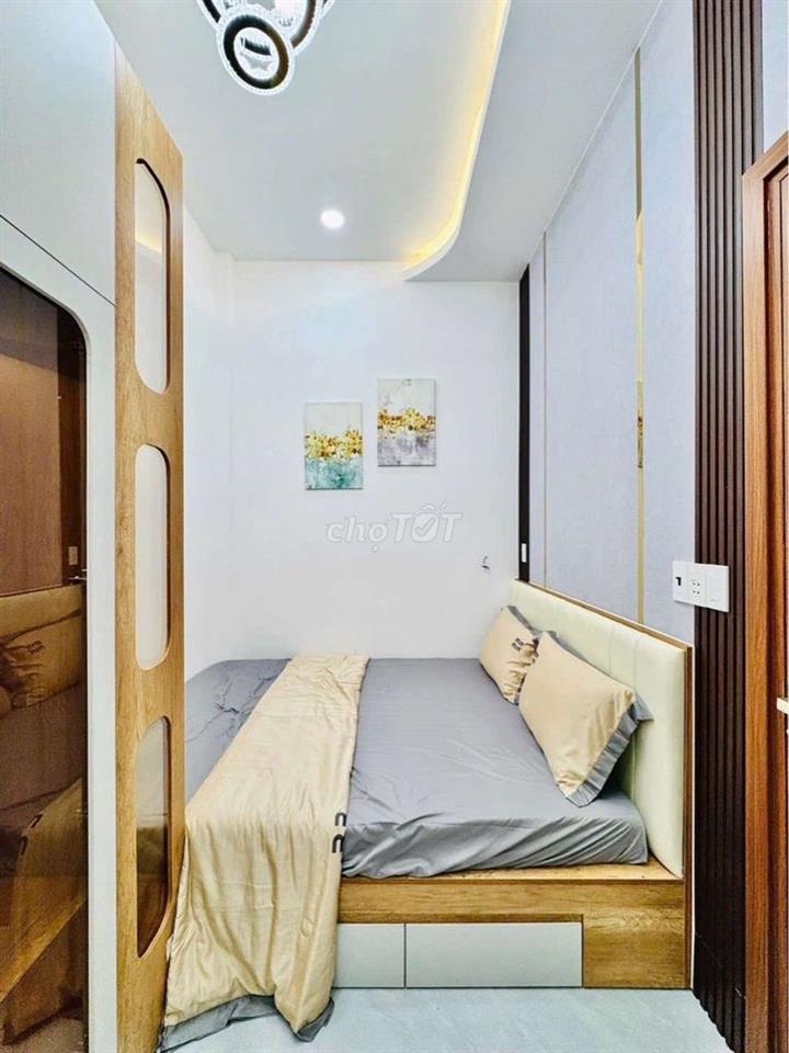 Gấp bán - 34M2 Hẻm xe hơi 3 tầng không lộ giới quy hoạch giá tốt 