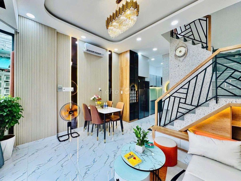 Gấp bán - 34M2 Hẻm xe hơi 3 tầng không lộ giới quy hoạch giá tốt 
