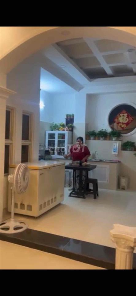nhà đẹp thoáng vào ở hay kinh doam liền