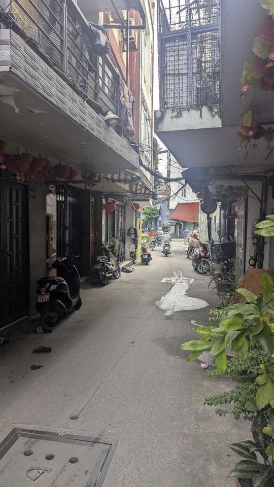 Chính chủ bán nhà hẻm 240 CMT8, quận 3 (Không tiếp ace môi giới)