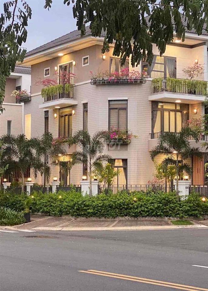 BÁN GẤP CĂN GÓC BIỆT THỰ LAVILA KIẾN Á - NHÀ BÈ