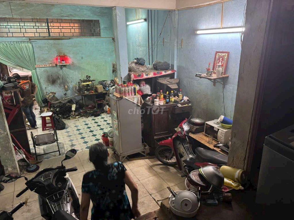 chính chủ cần bán nhà cấp 4 Q6