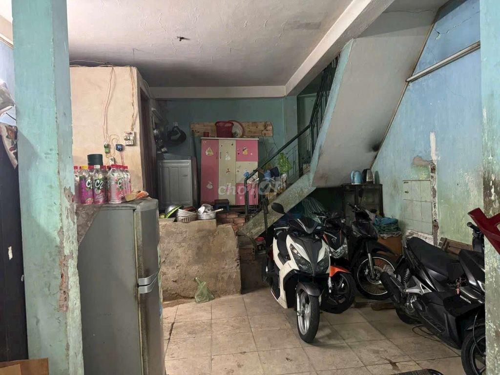 chính chủ cần bán nhà cấp 4 Q6