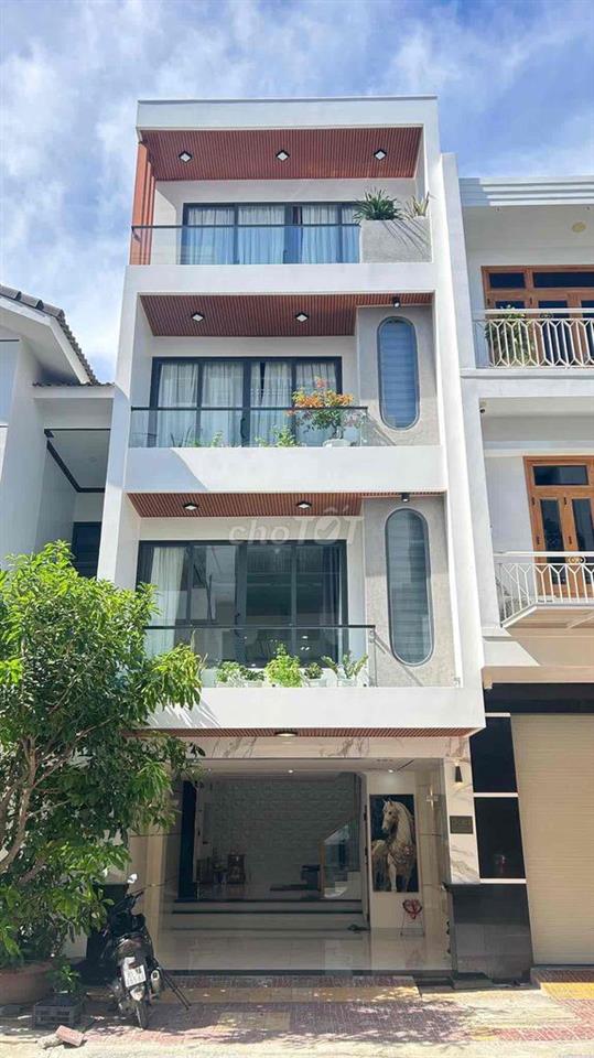 BÁN NHANH SIÊU PHẨM NHÀ PHỐ NGAY TRẦN QUỐC THẢO Q3.Giá 6tỷ250/60m.SHR.
