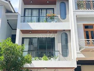 BÁN NHANH SIÊU PHẨM NHÀ PHỐ NGAY TRẦN QUỐC THẢO Q3.Giá 6tỷ250/60m.SHR.