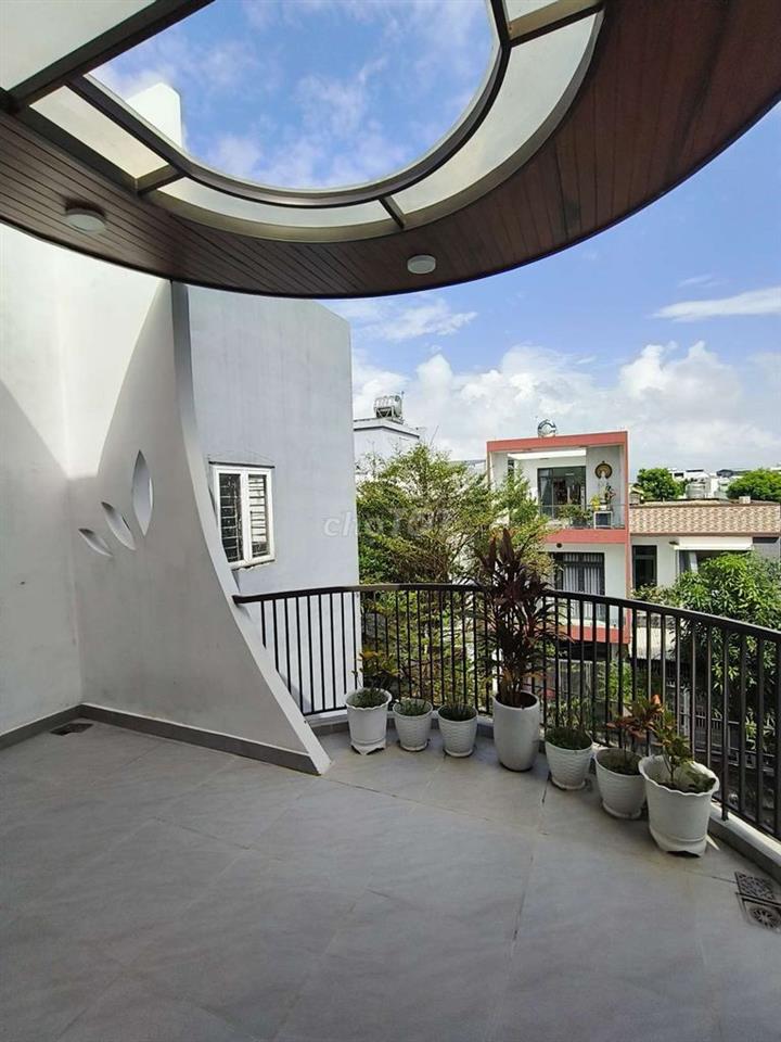 Nhà đẹp mới xây 1 năm
