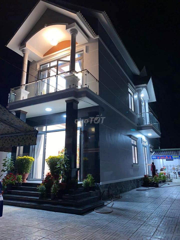 Cần bán đất có nhà 1 lầu 1 trệt ngang 5*20