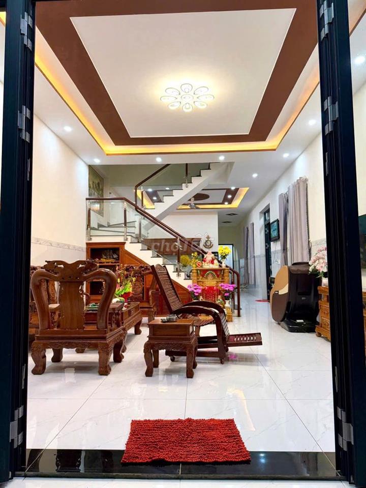Cần bán đất có nhà 1 lầu 1 trệt ngang 5*20