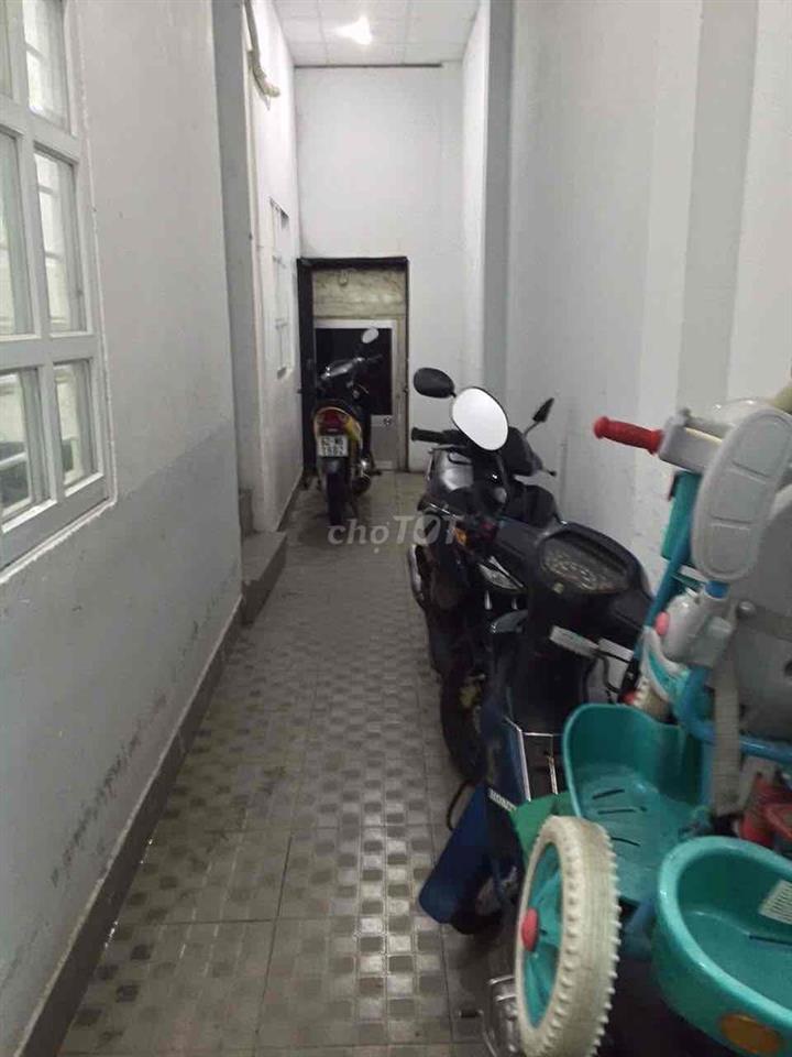phòng trọ quân 7- ĐH Markerting, Nguyễn tất thành